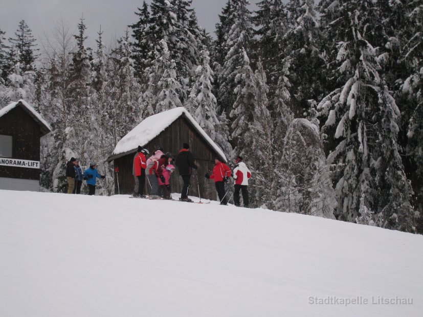 2010_01_30 Skifahren mit der Stadtkapelle (13)